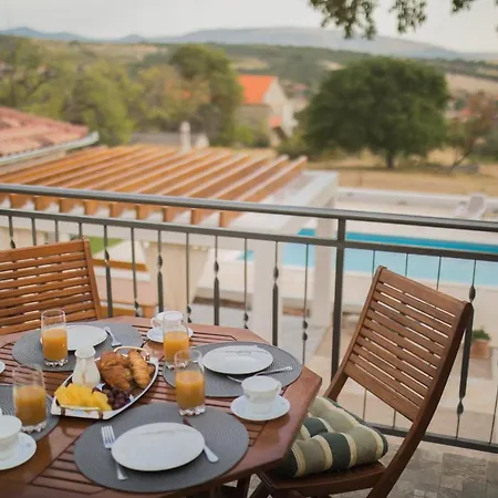 Vuki Villa *