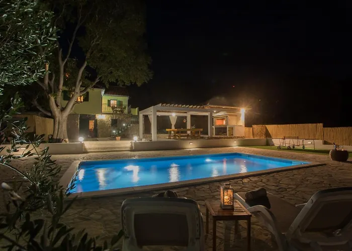 Vuki فيلة شيبينيك